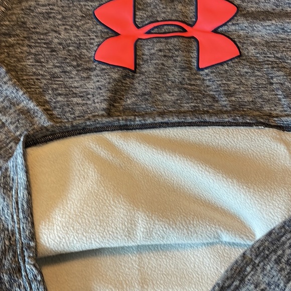 Under armour cold gear hoodie size M - Picture 3 of 4